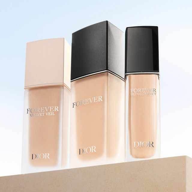 Dior Forever Velvet Veil  | Base de teint mate floutante, tenue et confort 24h - Édition limitée