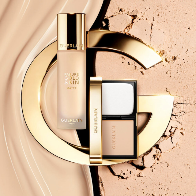 Parure Gold Skin Control | Fond de Teint Compact Haute Perfection & Matité - Recharge