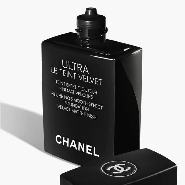 Ultra Le Teint Velvet | Formule ultra légère et longue tenue, fini mat velours effet flouteur, teint naturel parfait