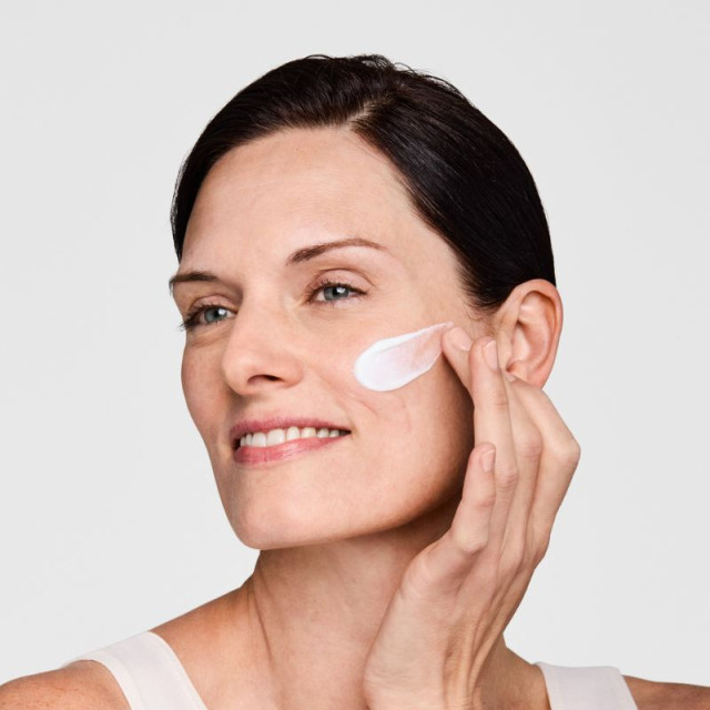 DayWear | Crème hydratation 24h multi-protection SPF 15 - Peaux sèches