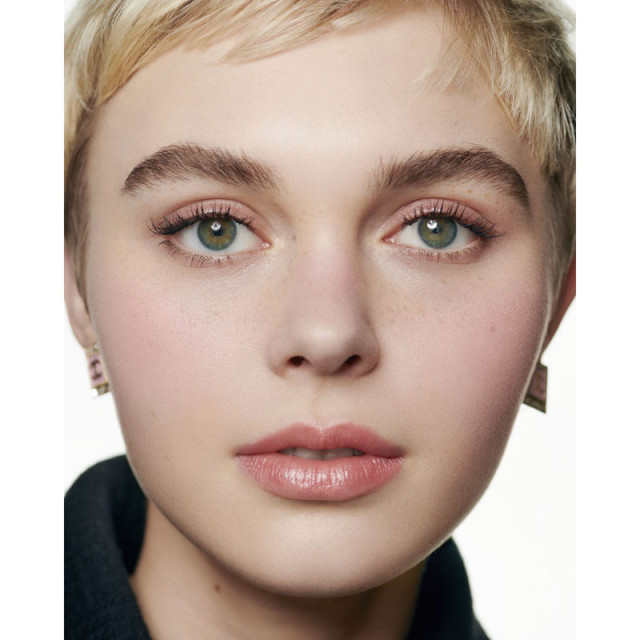 Les Signes de Chanel | Enlumineur de teint - Poudre Blush Illuminatrice en édition limitée Les Signes de Chanel | Enlumineur de teint - Poudre Blush Illuminatrice en édition limitée